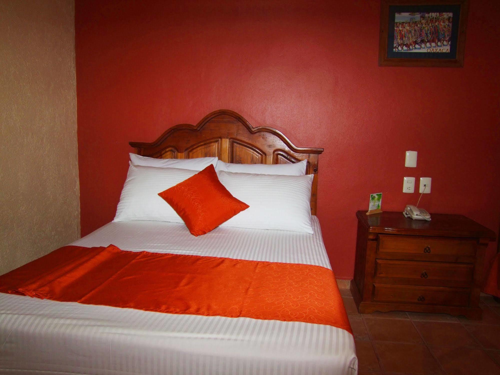 Hotel Oaxaca Dorado, Oaxaca Екстериор снимка