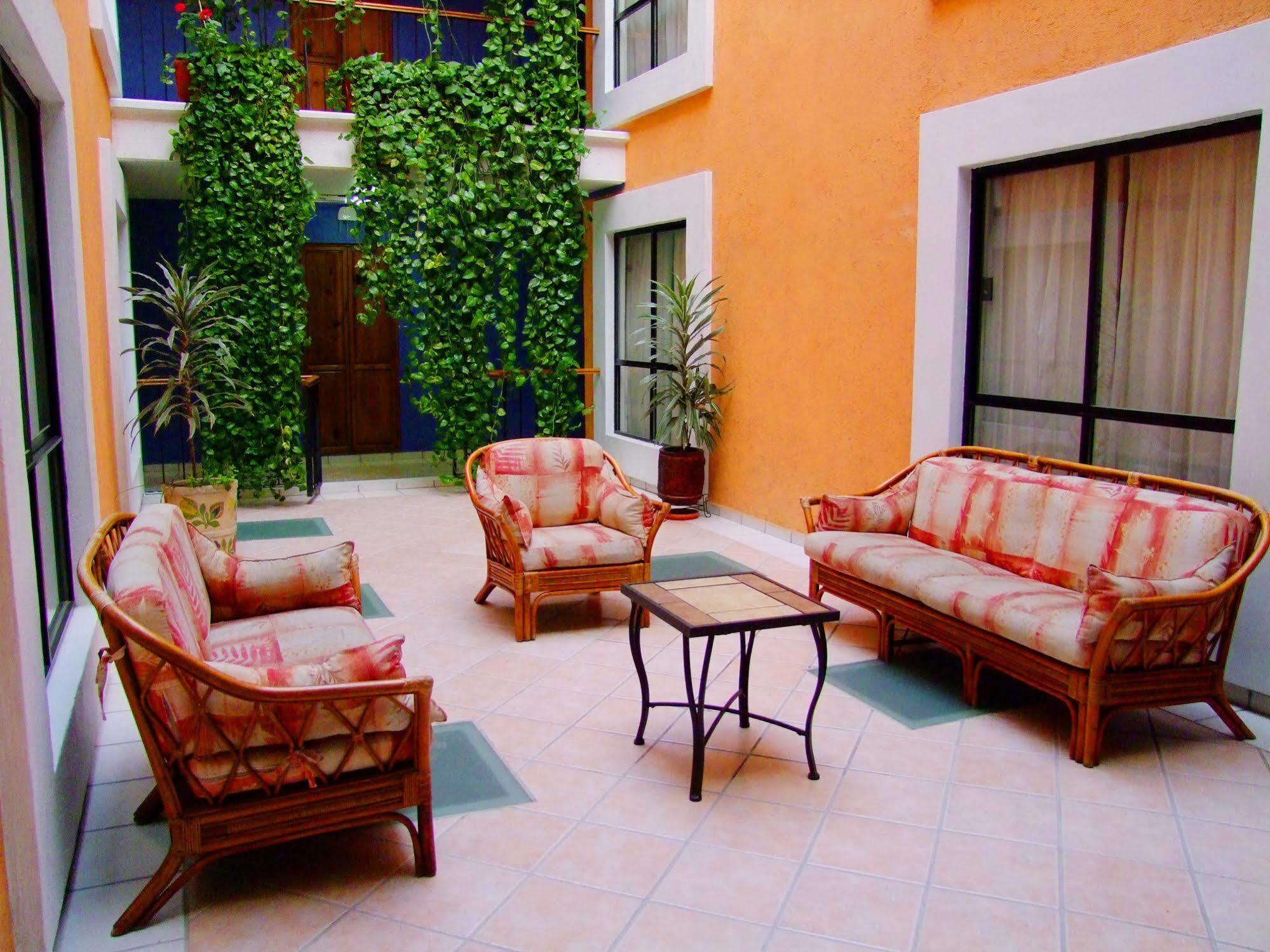 Hotel Oaxaca Dorado, Oaxaca Екстериор снимка